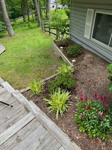 Gallery photos for Elegant Landscape Revamp in Huntingtown: Image #3